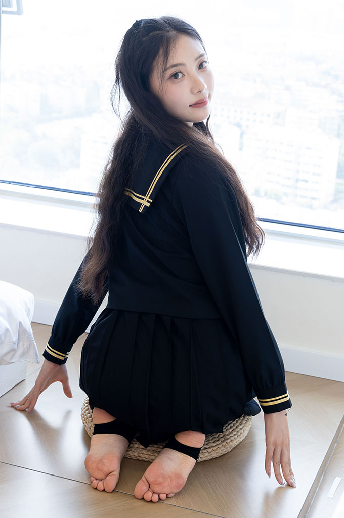 W364-高跟凉鞋、白棉袜、厚黑丝踩脚裤、裸足、jk至服